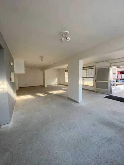 Jp17 Local Comercial En Alquiler De Oportunidad En La Avenida Bolívar Norte Con Tanque De Agua Y Aire Acondicionado Incluido