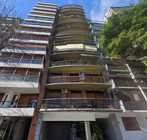 Venta Departamento De 3 Ambientes Con Dependencia Y Cochera En Recoleta, Barrio Norte