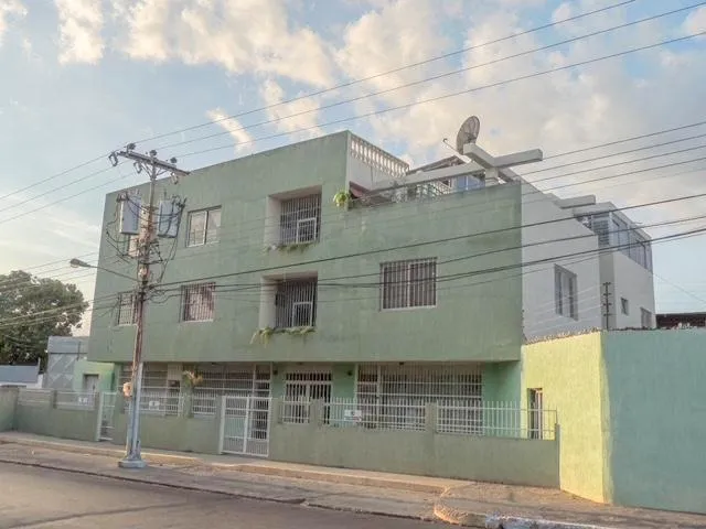 Edificio Ubicado En Calle Guilarte Con Amador Hernandez A 3 Cuadras De La Av 4 De Mayo Ic-00316