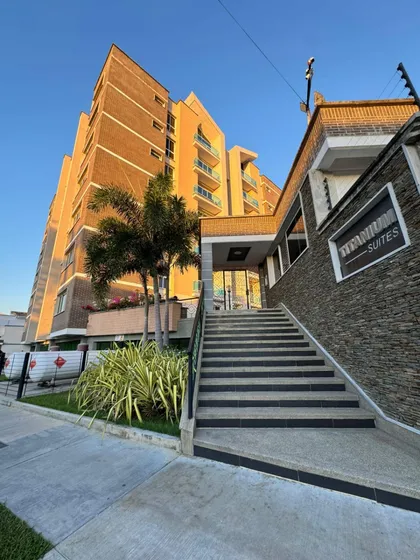 Lm Venta De Exclusivo Apartamento En Resd. Titanium Suites Trigal Norte Valencia Carabobo Venezuela