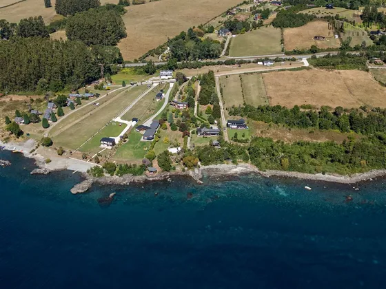 Casa En Venta De 6 Dorm.orilla De Lago En Puerto Varas