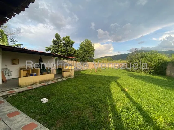 Casa Estilo Colonial De 3 Habitaciones 2 Baños Con Extensión De Terreno Ideal Para Ampliar O Contruir Posada, O Residencia Estudiantil, Cuenta Con Pozo Propio