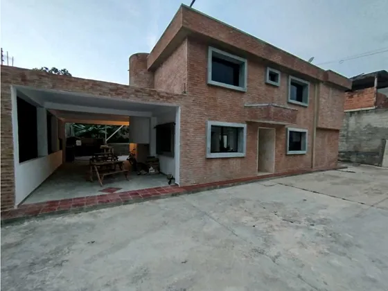 Casa Duplex Con Terreno En Alquiler En Colinas De Guataparo Mp-9040341