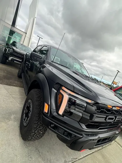 Ford F-150 Raptor 5.2l V-8 Supercharger