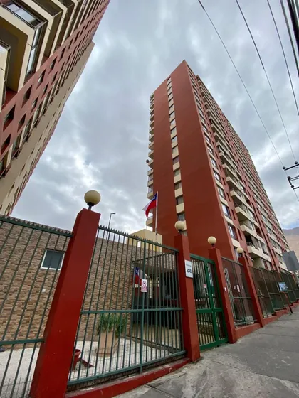 Arriendo Cómodo Departamento En Edificio Diego Portales