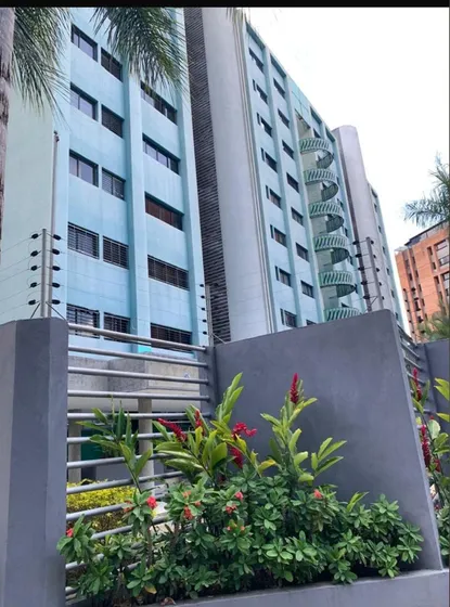 Apartamento En Alquiler. Urb Las Esmeraldas.