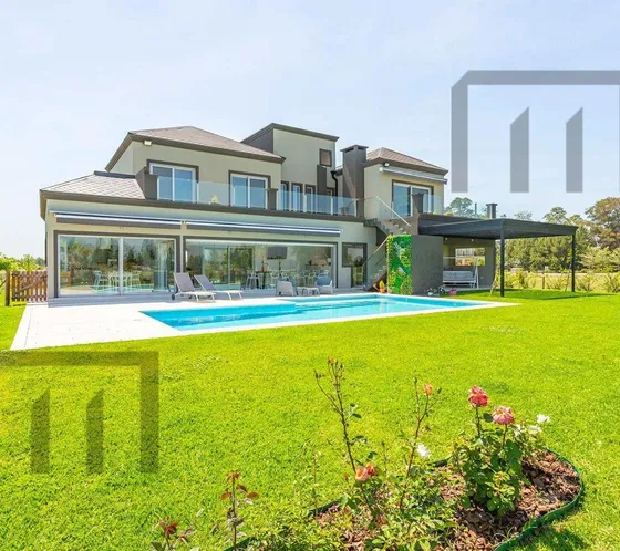 Casa En Venta En Barrio La Providencia, Canning.