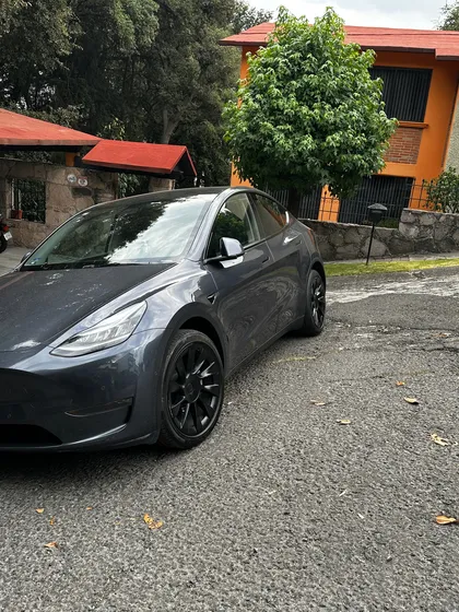 Tesla Model Y 0.0 Long Range Awd