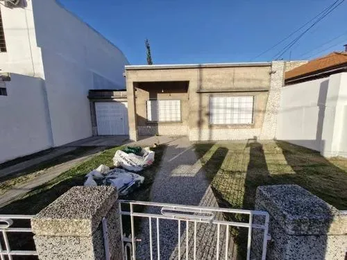 Casas En Venta - 5 Dormitorios 2 Baños - 420mts2 - Avellaneda 