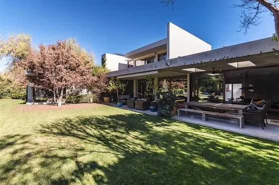 Casa En Venta De 5 Dorm. En Lo Barnechea