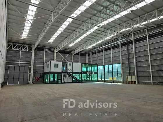 Arriendo De Bodegas En Centro Logístico 889 M2 - Chillán