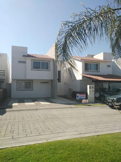 Fracc Palma Real Celaya Se Vende Casa