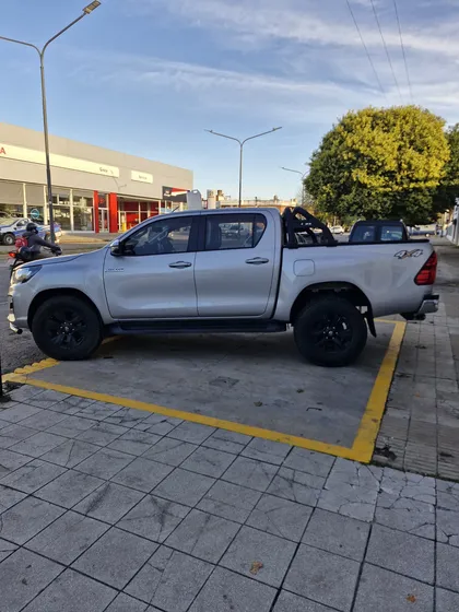 Toyota Hilux 3.0 D/cab 4x4 Srv