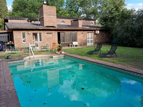 Casa Un Dormitorio, Hab. De Servicio, Jardin, Piscina