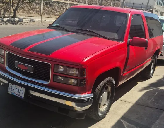 Chevrolet Silverado Pickup Silverado 2500 Custom 4vel Mt