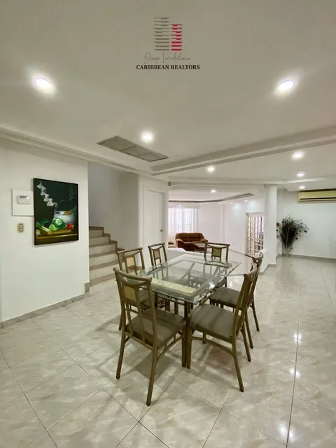 En Venta Acogedora Casa Quinta, Ubicada En La Urb. Costa Azul