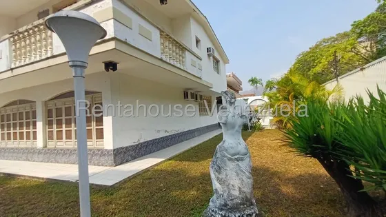 Casa  Comercial  A Remodelar Venta  632 Mts Terreno, 449 Mts Construccion, Ubicacion Esquina La Viña Valencia Carabobo Leida Falcon Lf25-18686