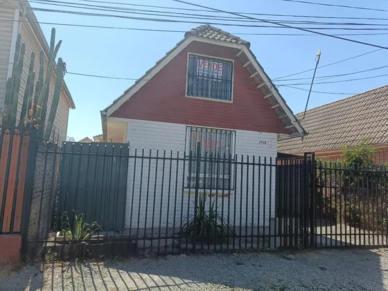 Oportunidad, Amplio Terreno Con Casa De 2 Pisos