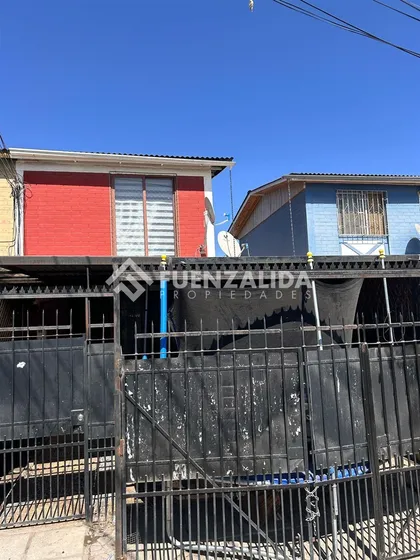 Casa En Venta De 2 Dorm. En Maipú
