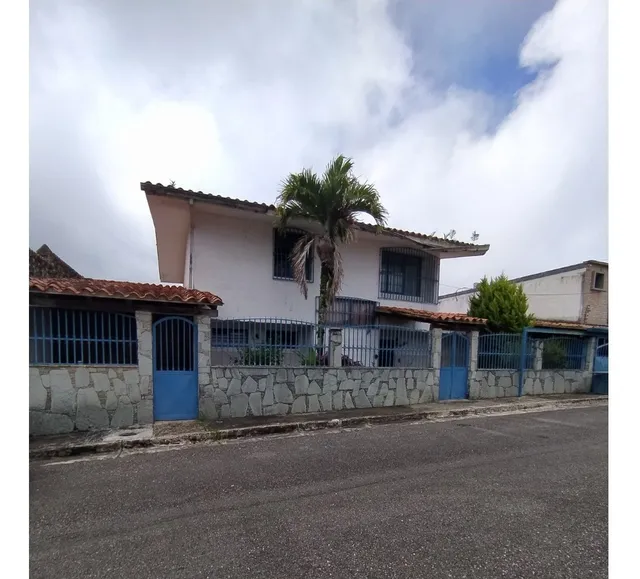 Best House Vende Hermosa Casa En Altos De Corralito ( Carrizal )
