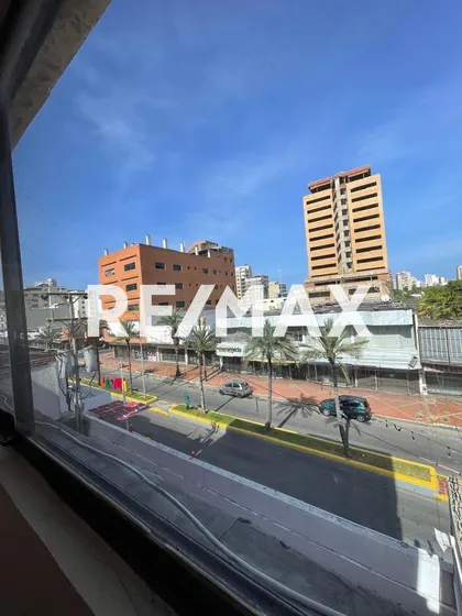 Apartamento En Av. Santiago Mariño, Res. Bedomar, Porlamar Cod: 0897