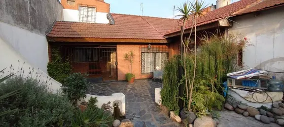 Chalet 4 Ambientes + Depto 2 Amb En Venta