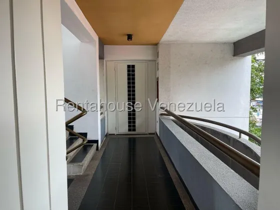Apartamento En Venta. Los Chorros. Mls 25-23821