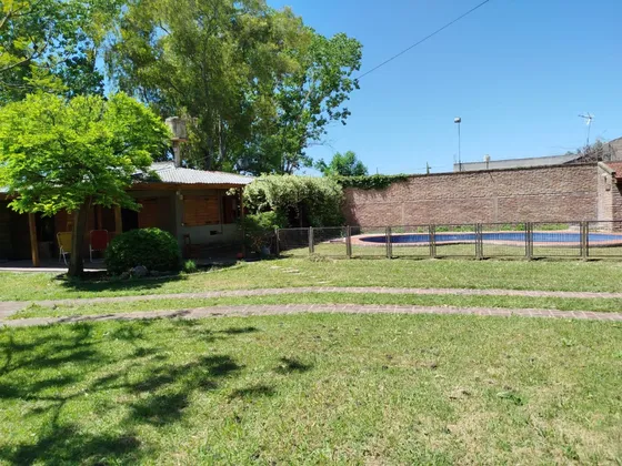 Casa Quinta En Amplio Lote, Perfecta Para Disfrutar De La Naturaleza Y El Confort.
