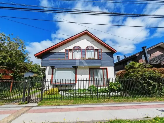 Gran Casa Comercial En Calle San Ignacio