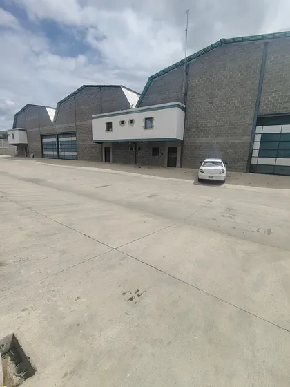 Excelente Galpón De 450 M2 En La Zona Ind 2, Bqto. Emss 