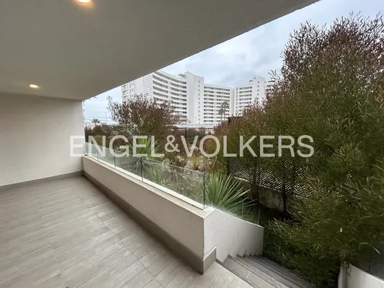 Departamento Con Jardín Primera Línea Av Del Mar.