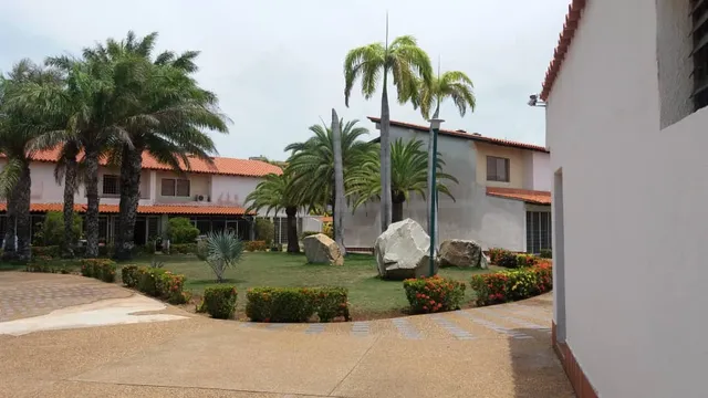Casa En Conjunto Residencial Las Tunas En Urbanizacion Maneiro  Ic-00280