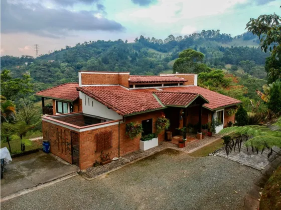Finca En Venta En La Estrella, Sector La Tablaza