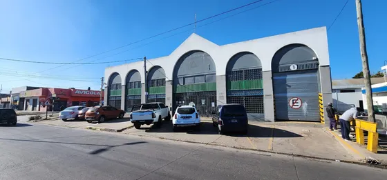 Local Comercial En Esquina 1091 M² S/ 3 Lotes - Libertad
