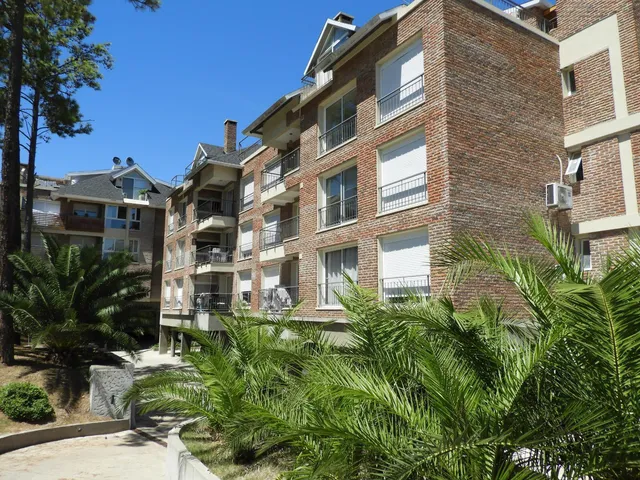 Alquiler Apartamento 3 Dormitorios Con Garaje A Estrenar En Haras Del Lago Lagomar