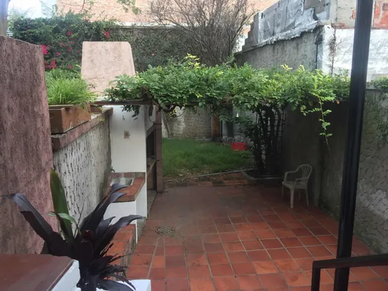 Casa En Alquiler Pocitos Nuevo Puerto Del Buceo Casa En Alquiler Puerto Del Buceo , 3 Dormitorios Con Patio Tipo Fondo