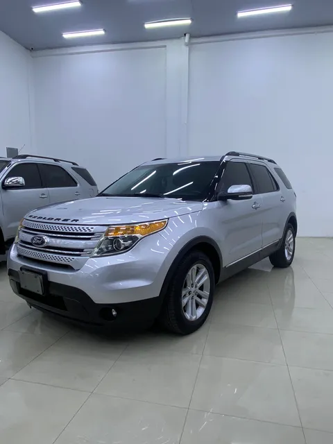 Ford Explorer Automática