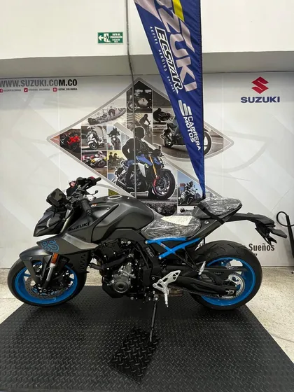 Suzuki Gsx 8s