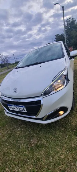 Peugeot 208 1.6 Allure