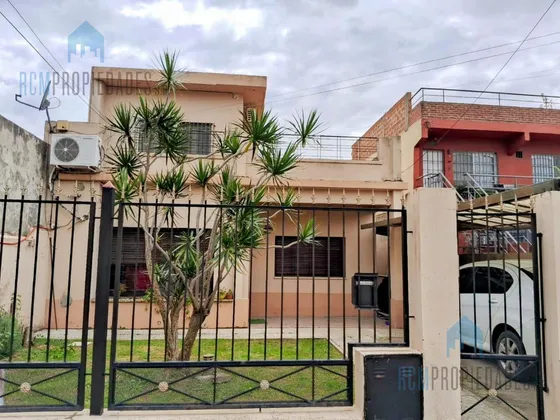 Casa En  Venta En Quilmes Oeste