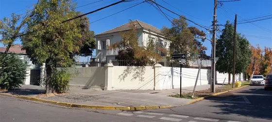 Local Comercial En Inmejorable Sector Campos De Deportes