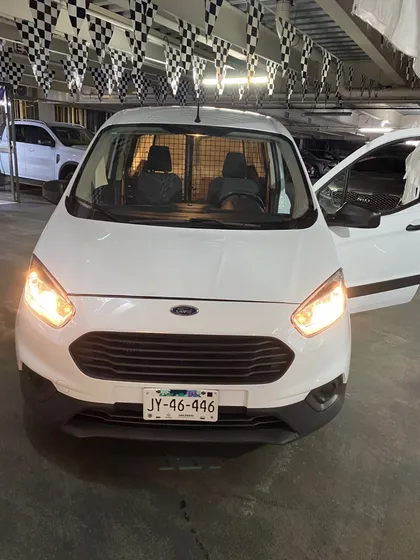Ford Transit Courier 5 Ptas