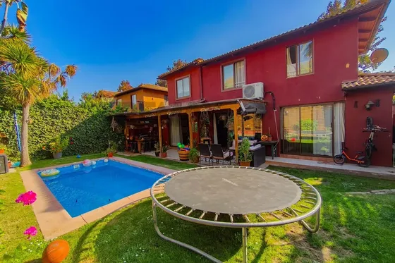 Hermosa Casa Peñalolen 3d+3b+3e