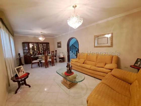  *al/descubre El Lugar Perfecto: Casa En Venta La Rosaleda Barquisimeto  Lara, Venezuela/alópez/ #  23-20024/ 150 M² 