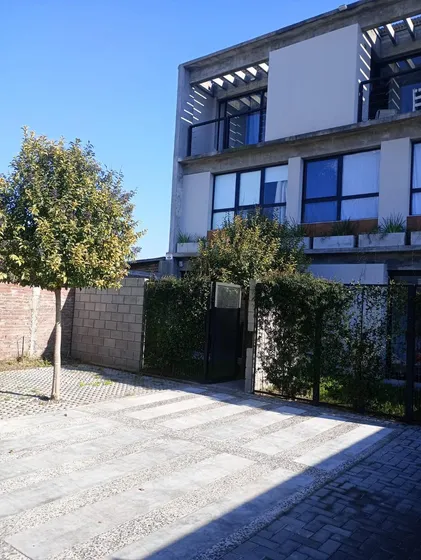 Casa En  Alquiler En Gonnet