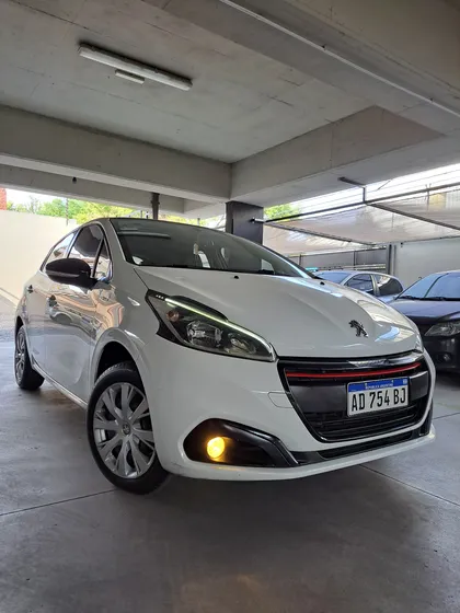 Peugeot 208 1.6 Active