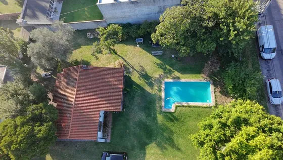 Venta Casa 3 Amb En Lote De 1093 Mts2 Moron