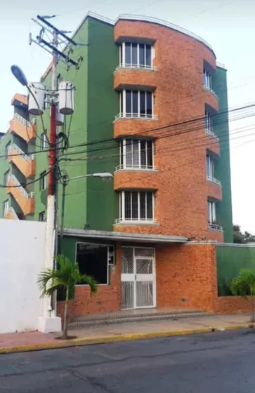 En Venta Amplio Apartamento Conjunto Residencial Cristal Palace, Colinas Del Neveri