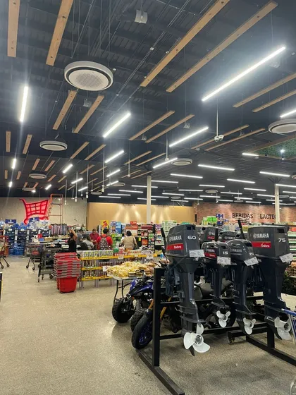 Se Vende Local Comercial Con Supermercado De 3,800 M2 De Sala De Ventas 