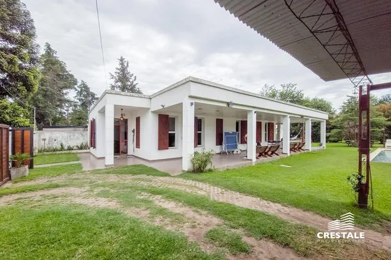 Venta Casa 3 Dormitorios Piscina Funes